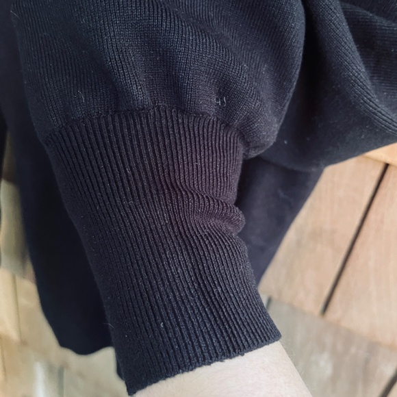 Signature Reitmans Viscous Blend Black Deep Neckline Fitted Pullover Sweater SP - Picture 5 of 12